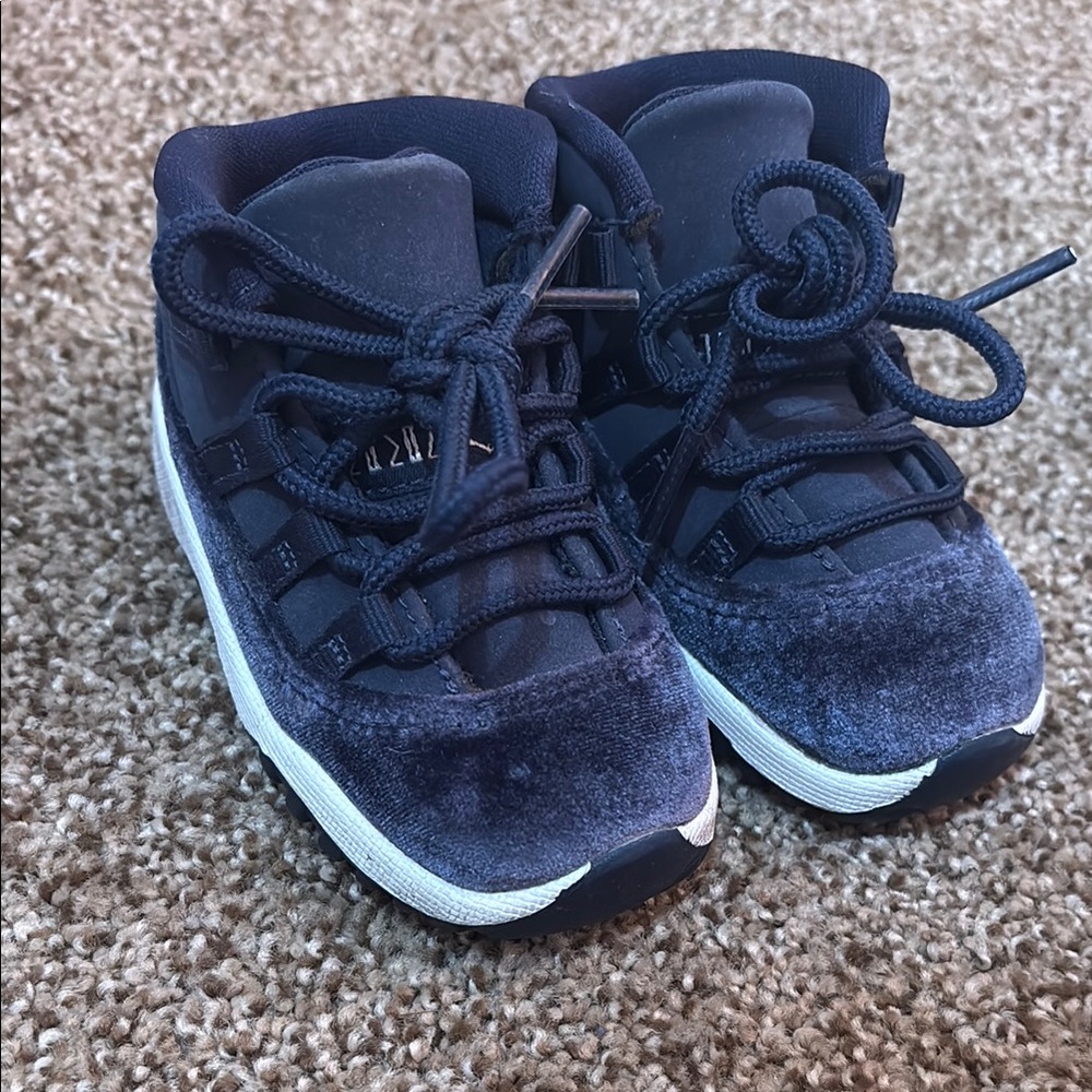 2022
Air Jordan 11 Retro TD 'Midnight Navy Velvet'